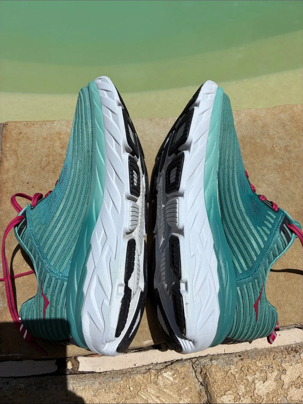 HOKA ONE Bondi 6 Teal/turquoise Running Sneakers Pink Accents w 10.5